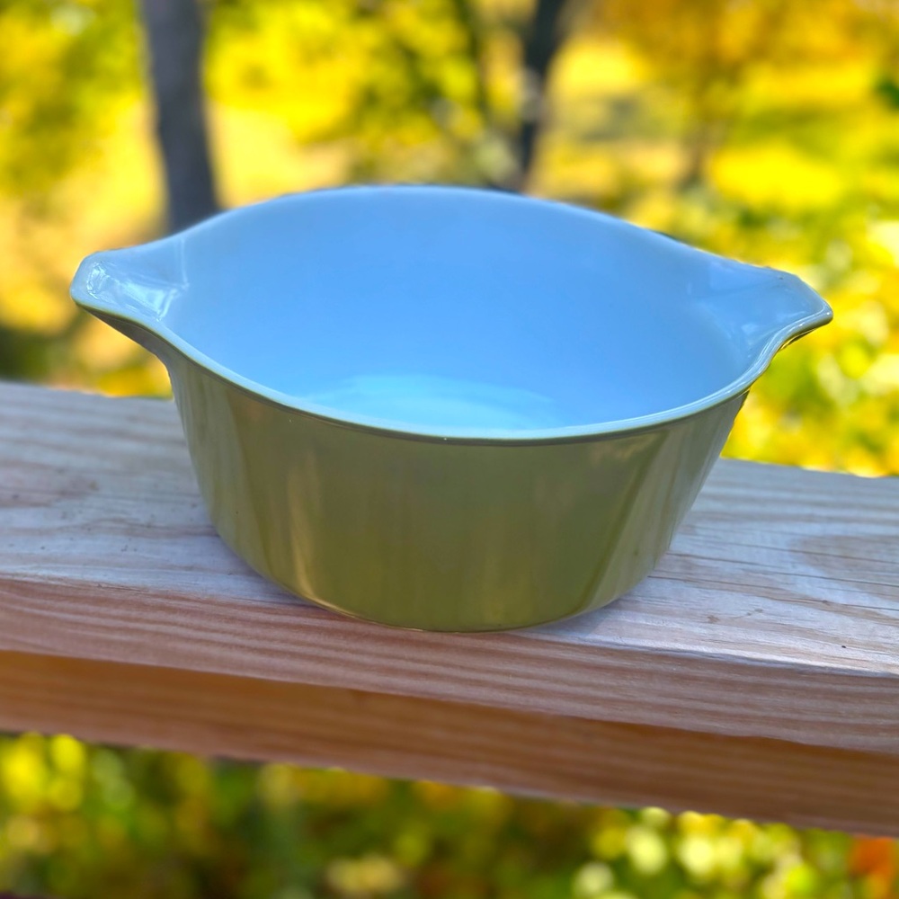 Vintage Pyrex Baking Dish Round Avacado Green EUC